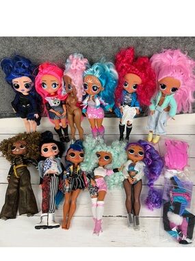 11 L.O.L. Surprise! OMG Fashion Dolls Lot + Extra Clothes & Accessories